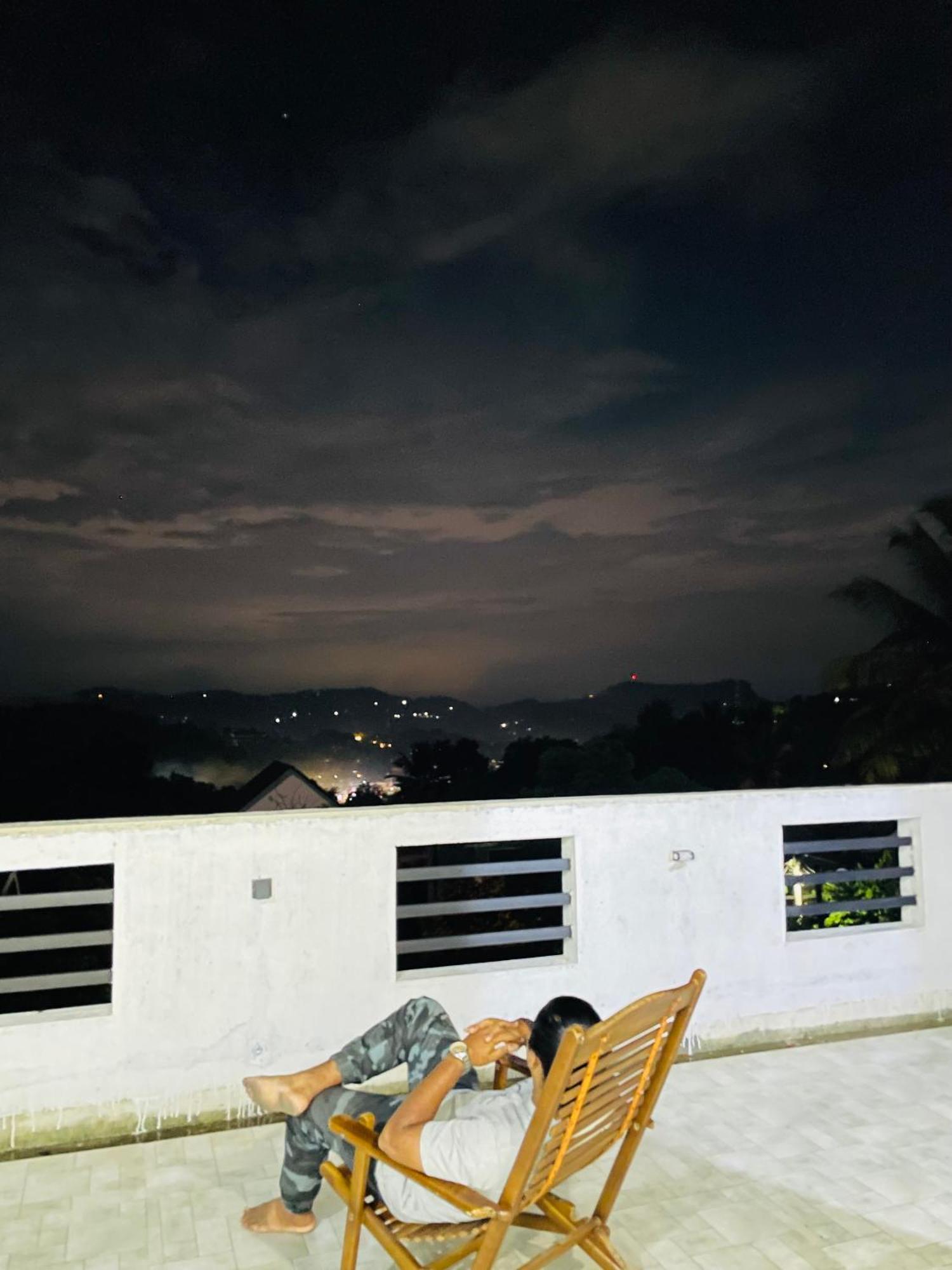 Misty Mountain Lodge เคแกล ภายนอก รูปภาพ